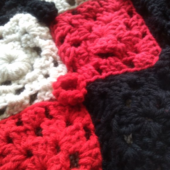 Vampire Granny baby blanket - Picture 11 of 11